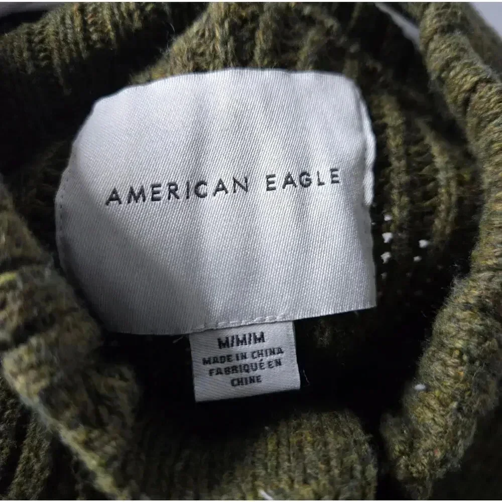 American Eagle Men's cotton blend green mock neck pullover sweater size Medium.